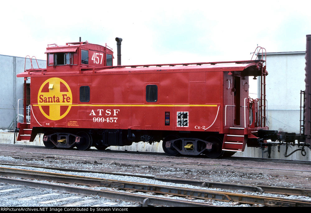 Santa Fe CE-2 caboose ATSF #999457